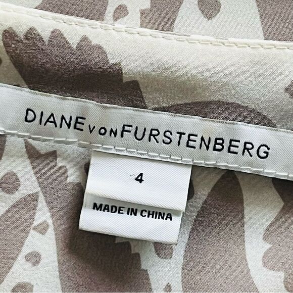 Diane von Furstenberg Kimono Dress Size 4 Blue Tan Floral 100% Silk Fully Lined - Picture 6 of 7